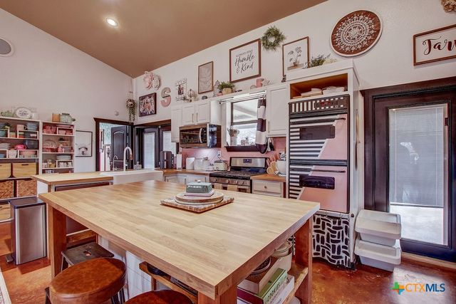 1025 County Road 454, Other, TX 78948