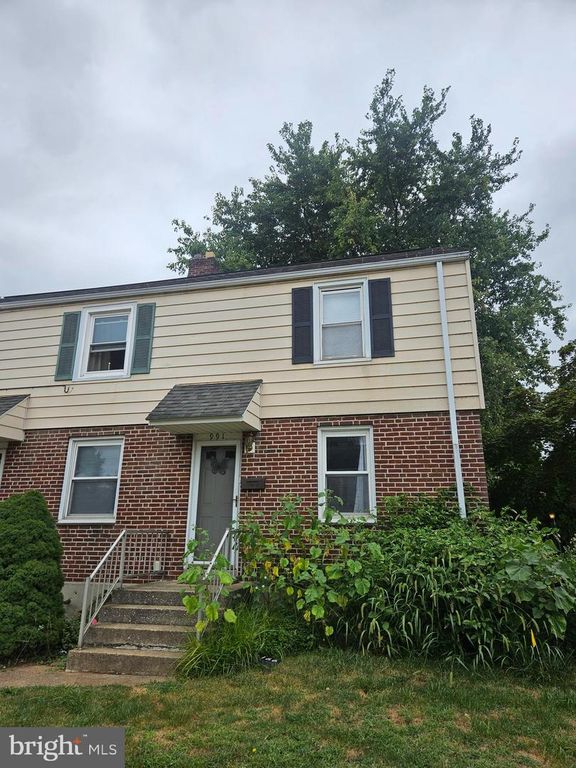 991 LOUCKS PL, York, PA 17404