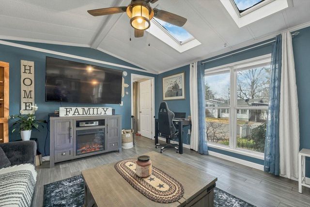 7 N Dewberry Lane, Rochester, NH 03867