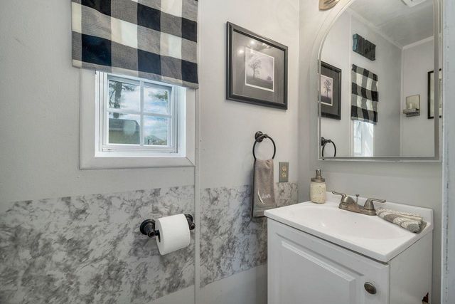 7 N Dewberry Lane, Rochester, NH 03867