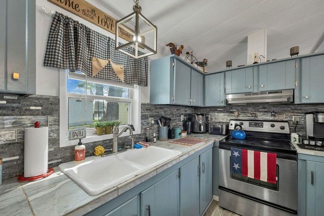 7 N Dewberry Lane, Rochester, NH 03867