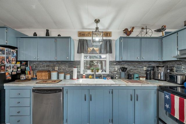 7 N Dewberry Lane, Rochester, NH 03867