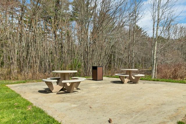 7 N Dewberry Lane, Rochester, NH 03867