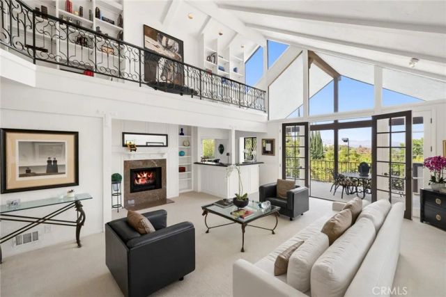 19540 Wells Drive, Tarzana, CA 91356