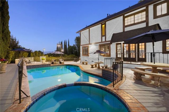 19540 Wells Drive, Tarzana, CA 91356