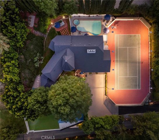 19540 Wells Drive, Tarzana, CA 91356