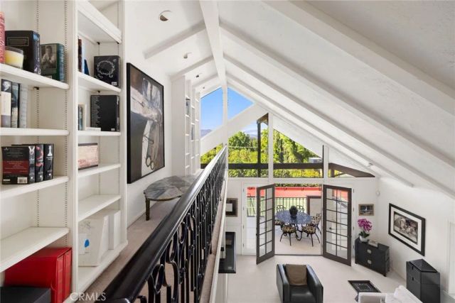 19540 Wells Drive, Tarzana, CA 91356