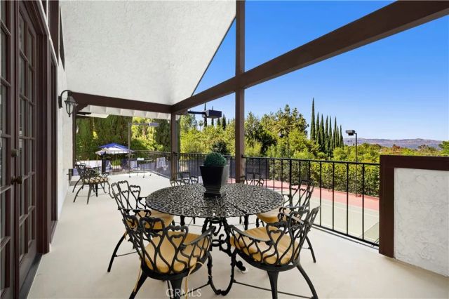 19540 Wells Drive, Tarzana, CA 91356