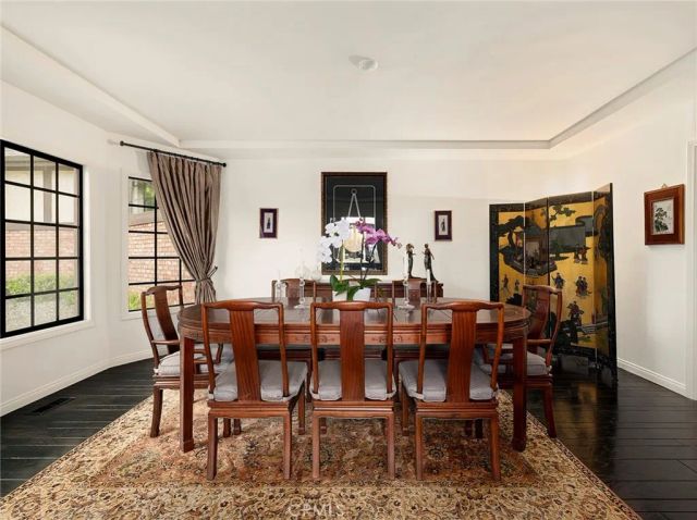 19540 Wells Drive, Tarzana, CA 91356