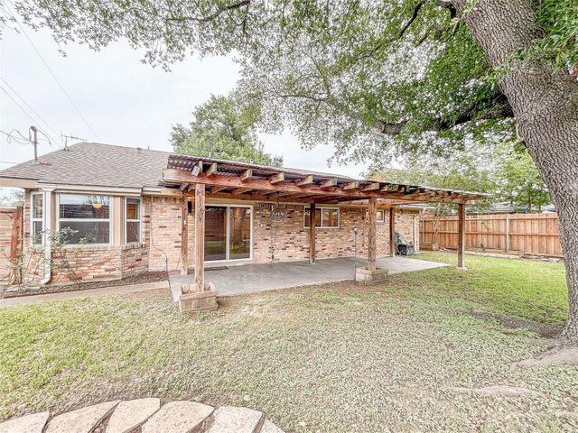 3123 Lazy Spring Drive, Houston, TX 77080