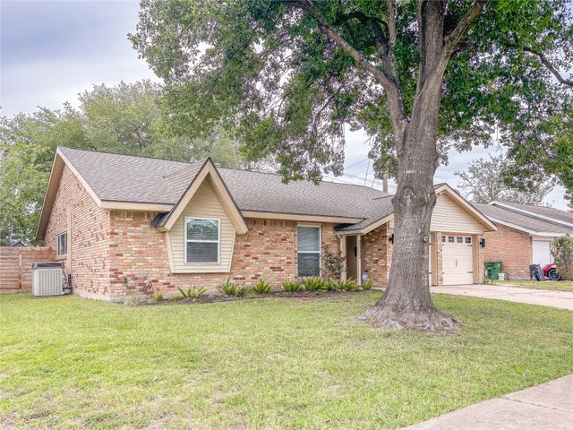 3123 Lazy Spring Drive, Houston, TX 77080