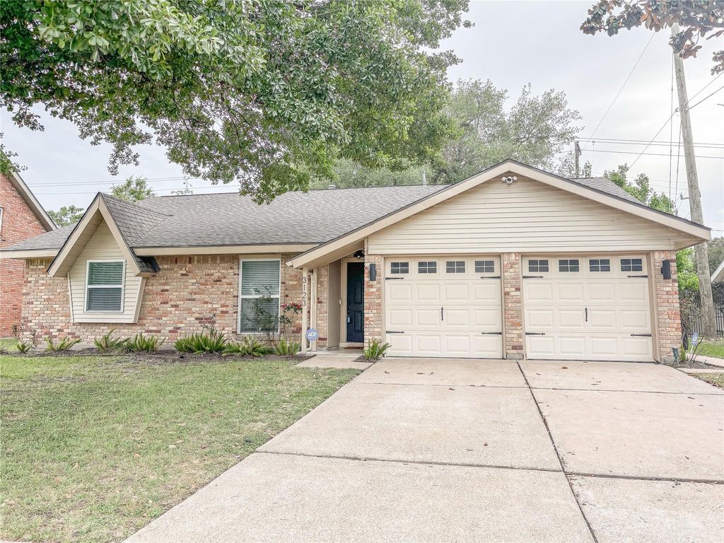 3123 Lazy Spring Drive, Houston, TX 77080