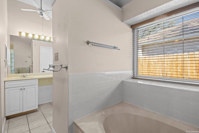 7407 Silent Path, San Antonio, TX 78250