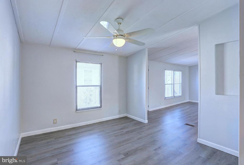 Image 13 of property listing at 8353 ASHWOOD RD #8353, Jessup, MD 20794