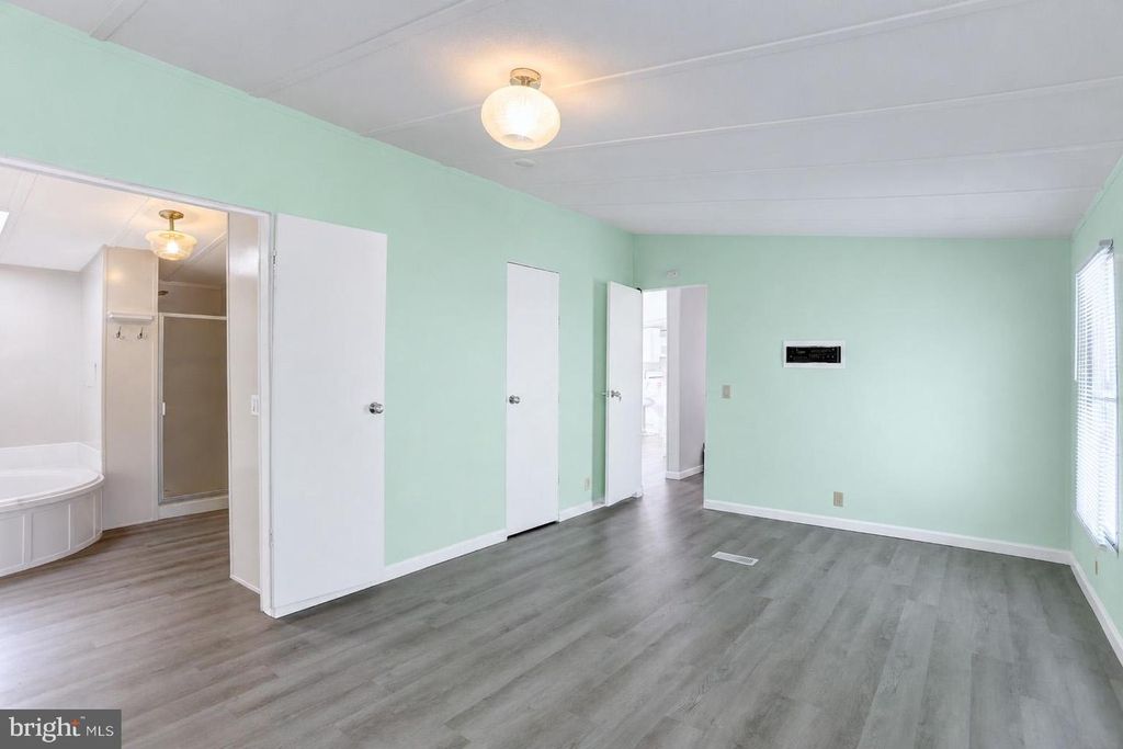 Image 15 of property listing at 8353 ASHWOOD RD #8353, Jessup, MD 20794