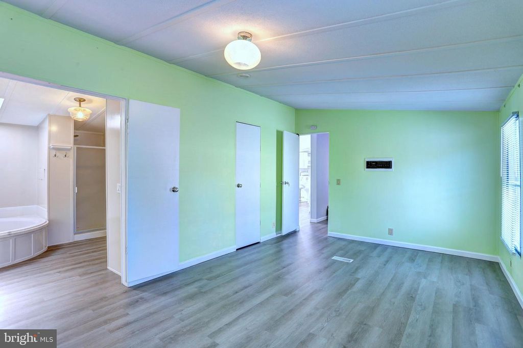 Image 17 of property listing at 8353 ASHWOOD RD #8353, Jessup, MD 20794