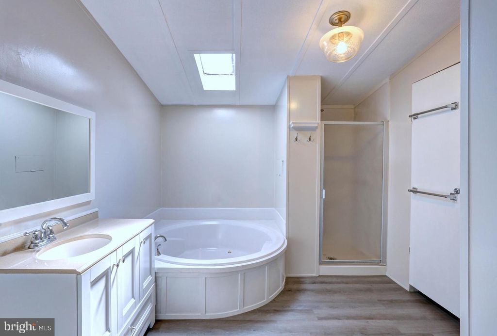 Image 18 of property listing at 8353 ASHWOOD RD #8353, Jessup, MD 20794