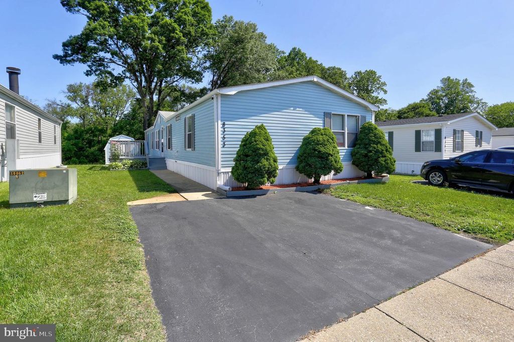 Image 2 of property listing at 8353 ASHWOOD RD #8353, Jessup, MD 20794