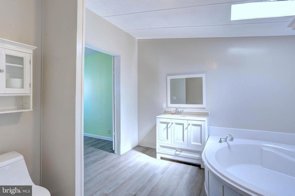 Image 19 of property listing at 8353 ASHWOOD RD #8353, Jessup, MD 20794