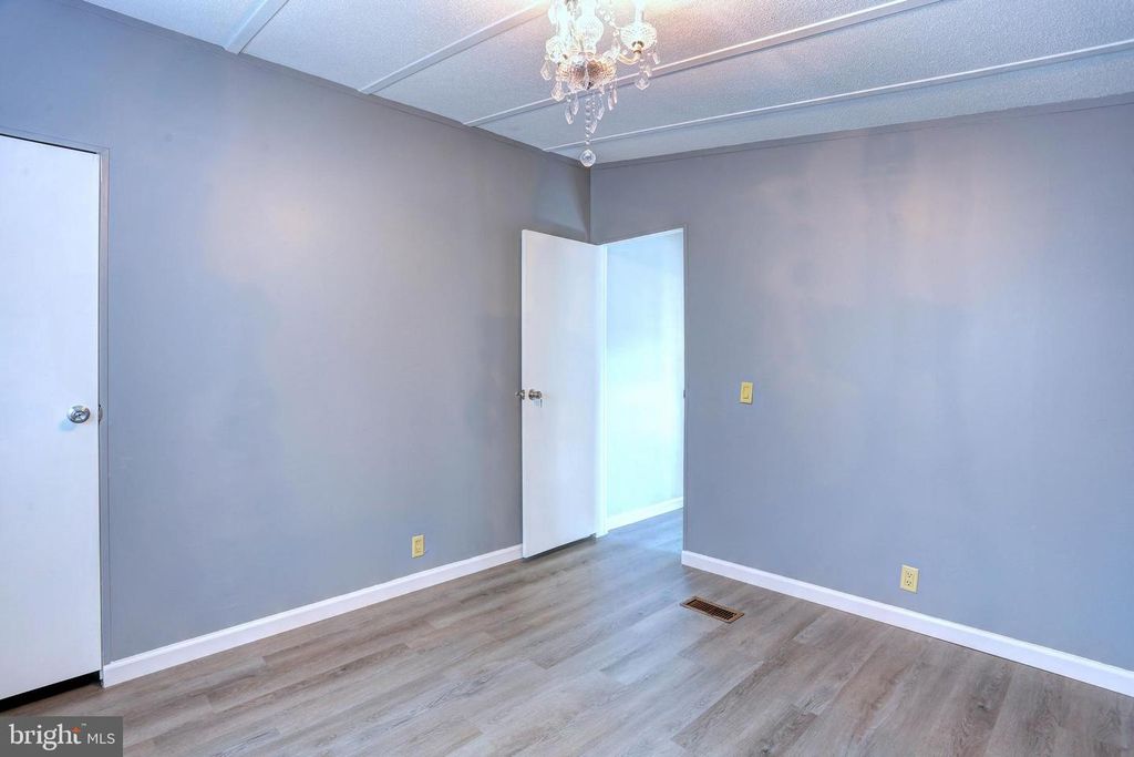 Image 21 of property listing at 8353 ASHWOOD RD #8353, Jessup, MD 20794