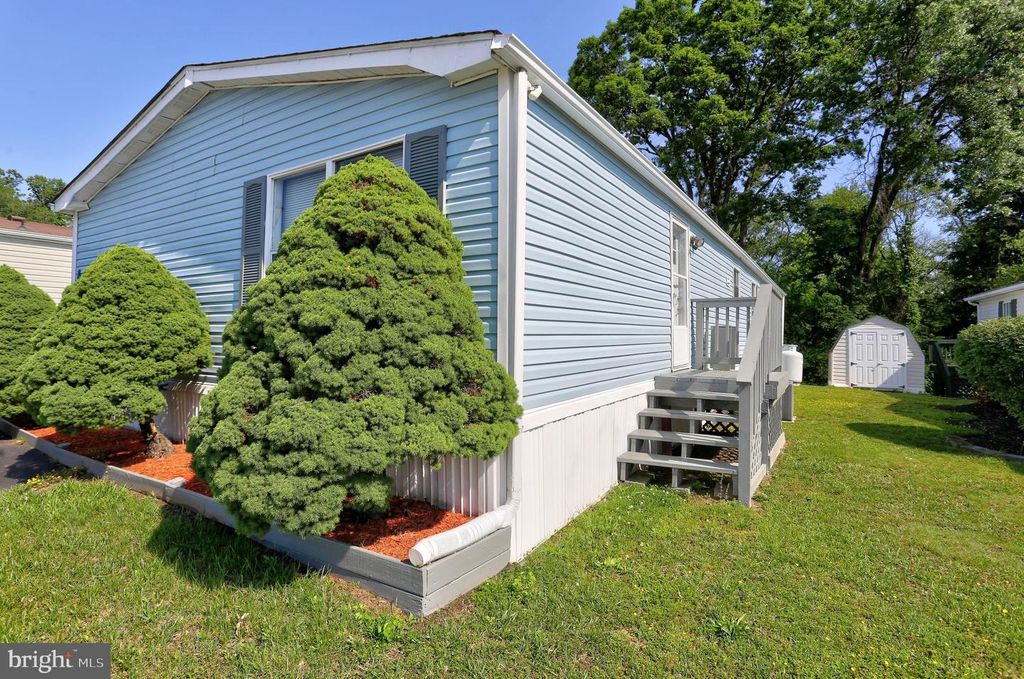 Image 28 of property listing at 8353 ASHWOOD RD #8353, Jessup, MD 20794
