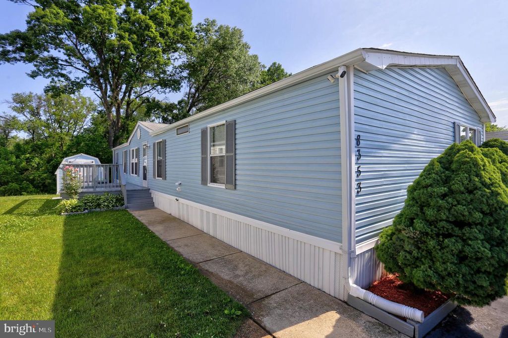 Image 29 of property listing at 8353 ASHWOOD RD #8353, Jessup, MD 20794