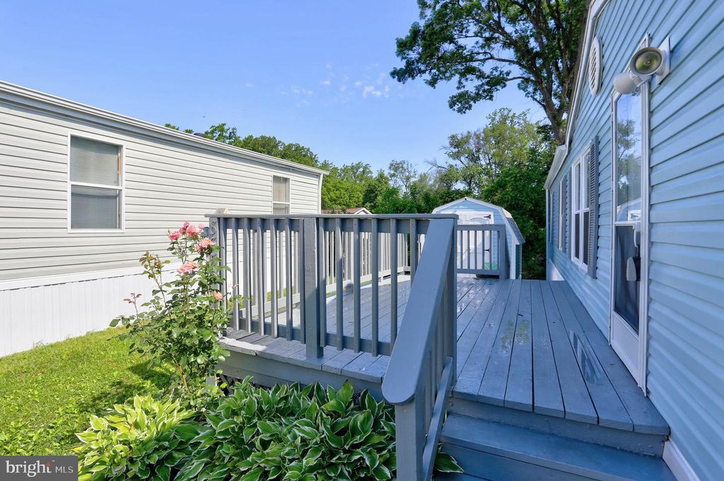 Image 33 of property listing at 8353 ASHWOOD RD #8353, Jessup, MD 20794