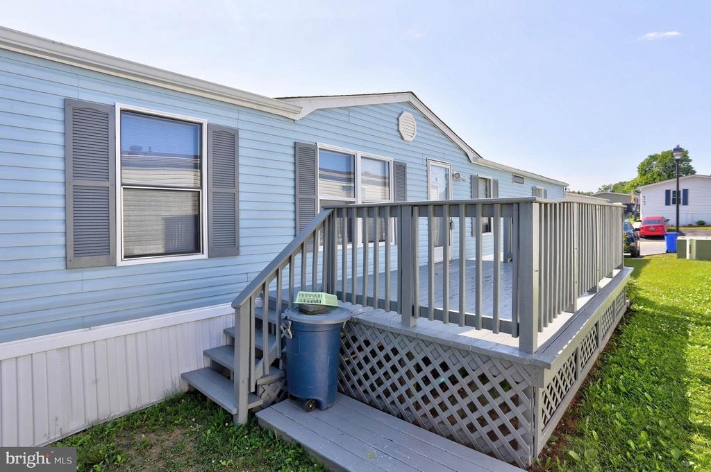 Image 34 of property listing at 8353 ASHWOOD RD #8353, Jessup, MD 20794