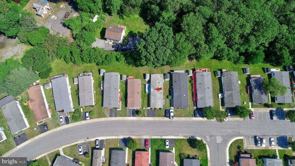 Image 37 of property listing at 8353 ASHWOOD RD #8353, Jessup, MD 20794