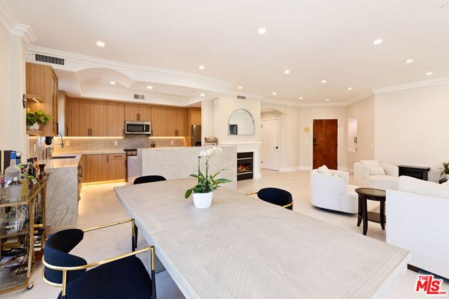 1862 S Bentley Avenue 102, Los Angeles, CA 90025