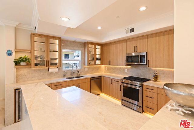 1862 S Bentley Avenue 102, Los Angeles, CA 90025