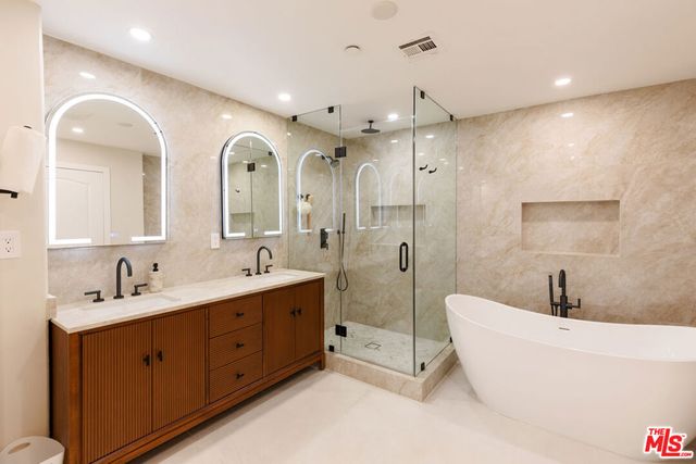 1862 S Bentley Avenue 102, Los Angeles, CA 90025