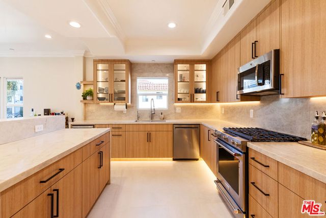 1862 S Bentley Avenue 102, Los Angeles, CA 90025