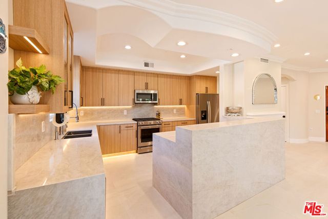 1862 S Bentley Avenue 102, Los Angeles, CA 90025