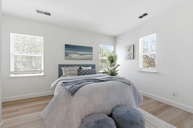 698 W Rico Way, Tracy, CA 95391