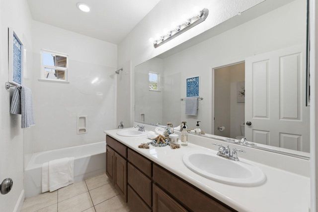 698 W Rico Way, Tracy, CA 95391