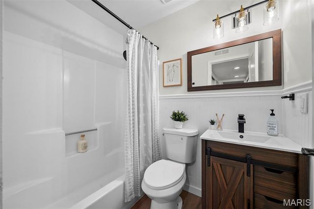 621 S Kirkwood Road 303, St Louis, MO 63122