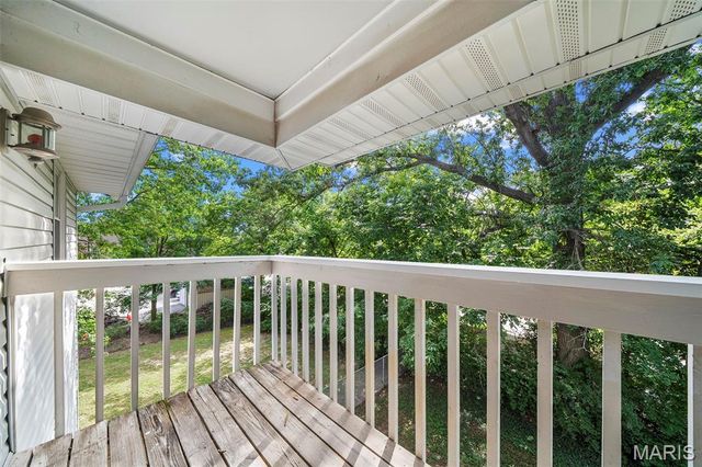 621 S Kirkwood Road 303, St Louis, MO 63122