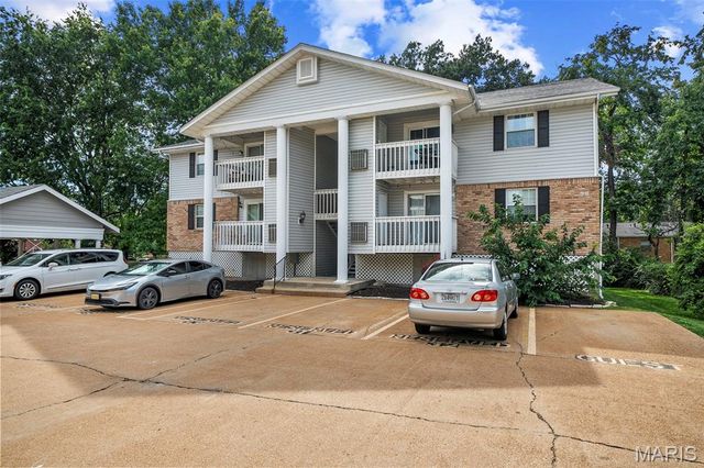 621 S Kirkwood Road 303, St Louis, MO 63122