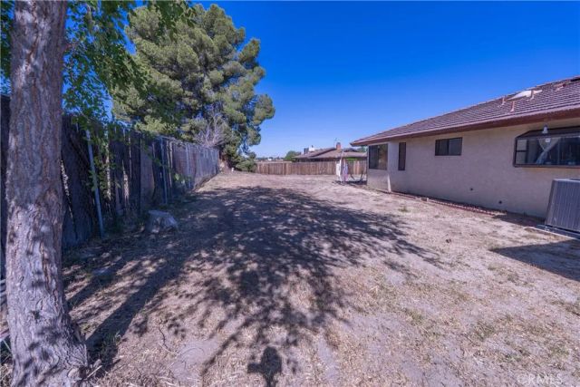 16979 Cherry Hill Drive, Victorville, CA 92395