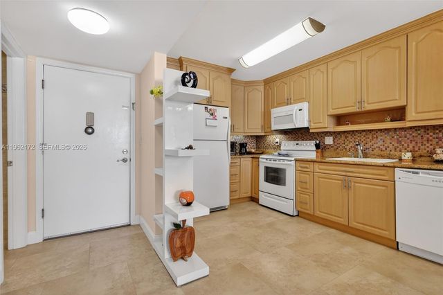 1849 S Ocean Dr 905, Hallandale Beach, FL 33009