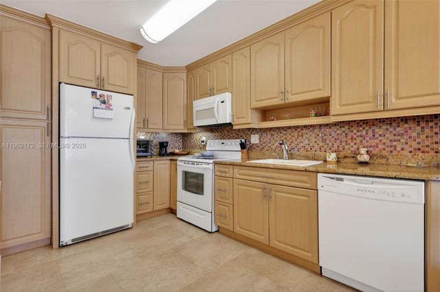 1849 S Ocean Dr 905, Hallandale Beach, FL 33009