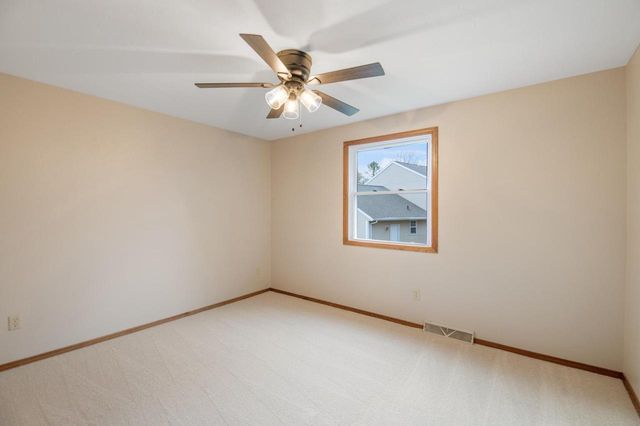 1310 SANDSTONE PLACE, Green Bay, WI 54313