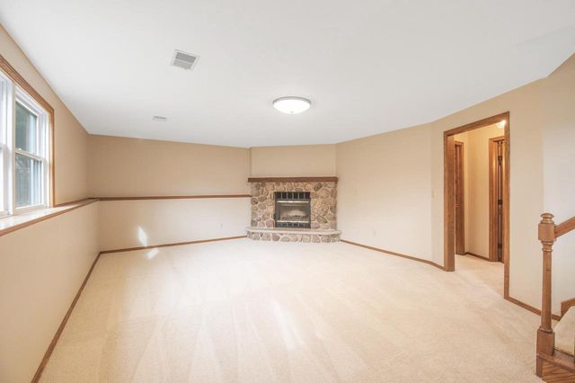 1310 SANDSTONE PLACE, Green Bay, WI 54313