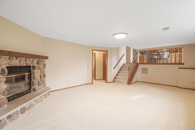 1310 SANDSTONE PLACE, Green Bay, WI 54313