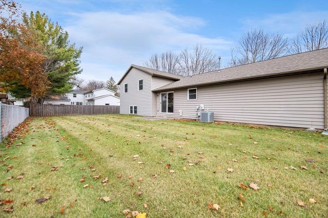 1310 SANDSTONE PLACE, Green Bay, WI 54313