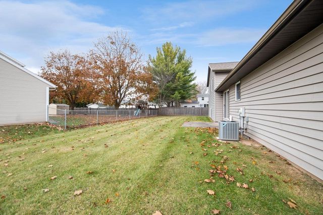 1310 SANDSTONE PLACE, Green Bay, WI 54313