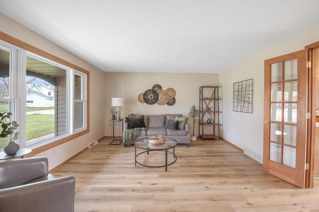 1310 SANDSTONE PLACE, Green Bay, WI 54313