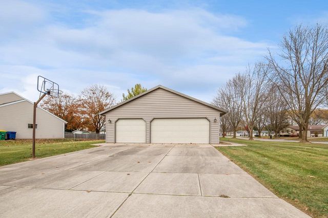 1310 SANDSTONE PLACE, Green Bay, WI 54313