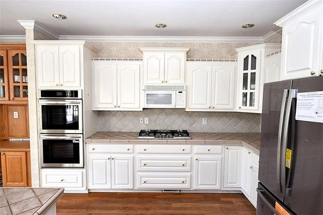 311 Hidden Lakes Drive, Carrollton, GA 30116